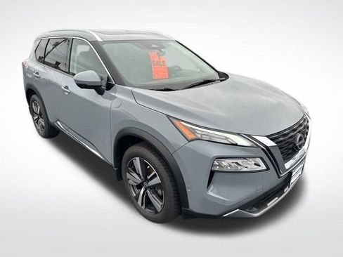 Used 2023 Nissan Rogue SL w/ SL Premium Package image 9