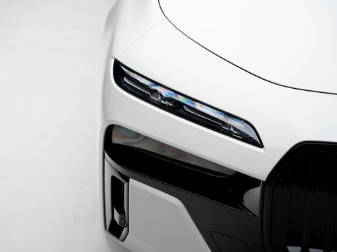 Used 2024 BMW 760i xDrive image 12