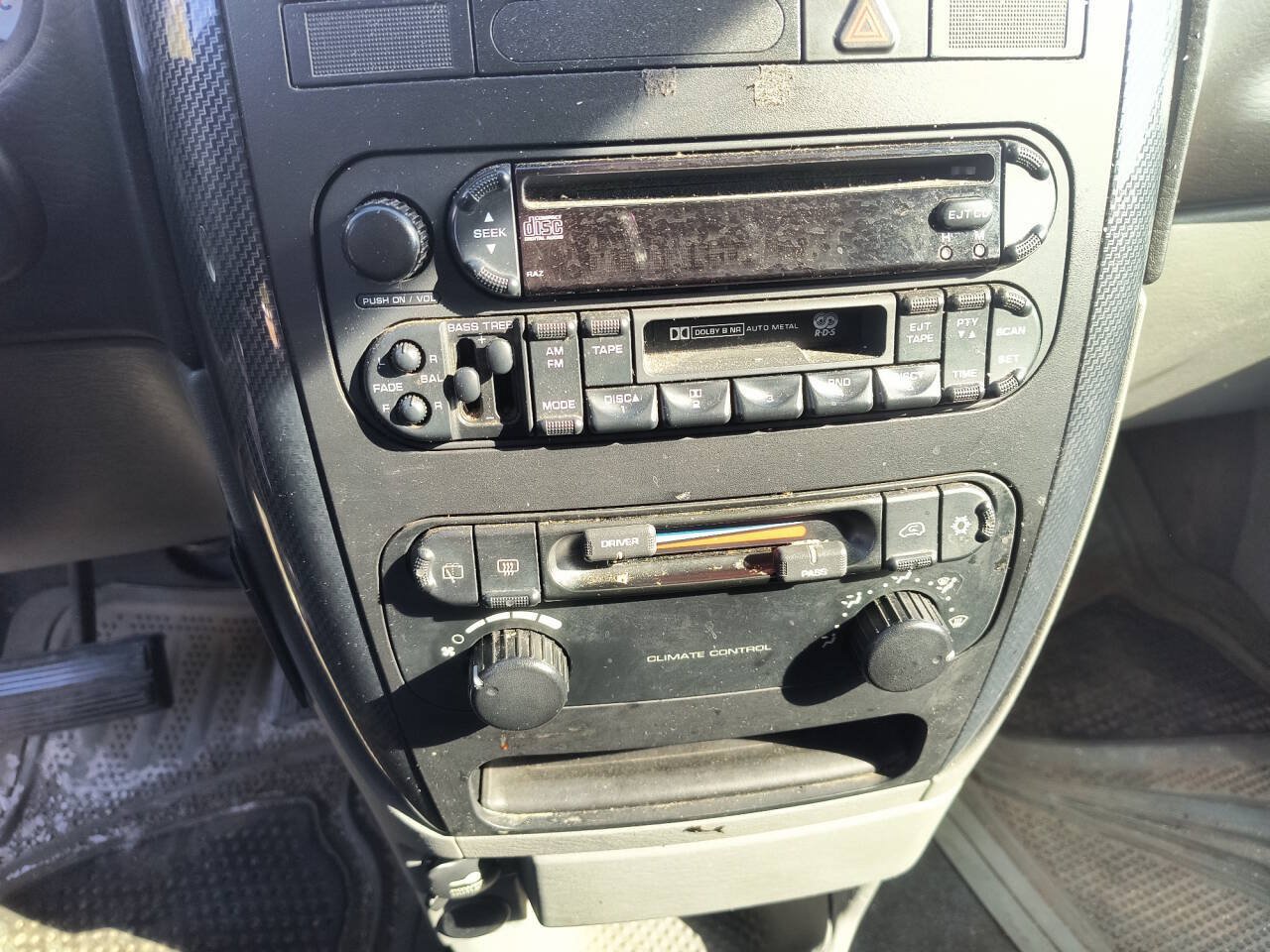Used 2005 Dodge Caravan SXT FWD image 35