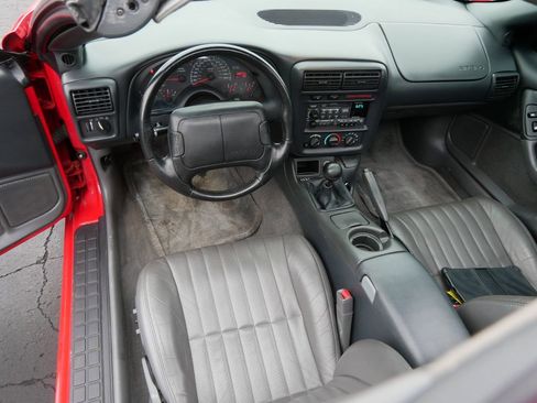 Used 1997 Chevrolet Camaro Z28 w/ Preferred Equipment Group 2 image 17