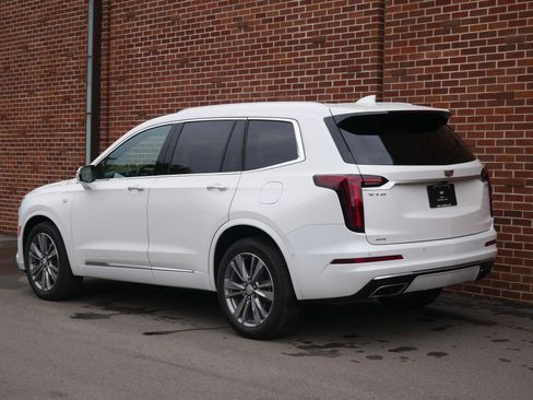 Certified 2024 Cadillac XT6 Premium Luxury w/ Technology Package AWD/4WD image 3