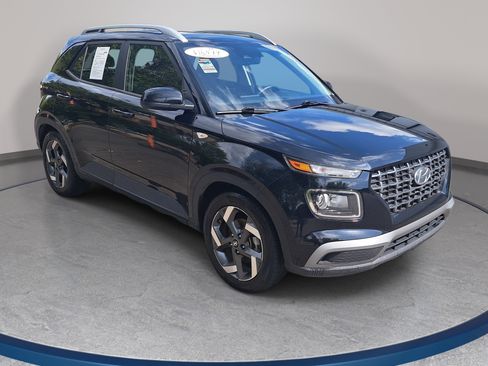 Used 2023 Hyundai Venue SEL FWD image 3