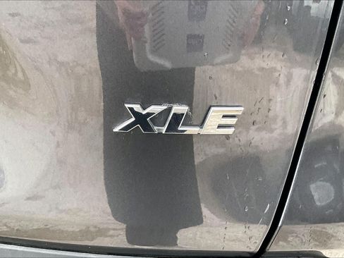 Used 2024 Toyota RAV4 XLE FWD image 10