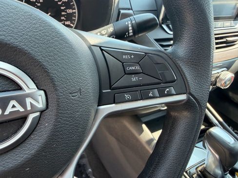Used 2024 Nissan Altima 2.5 SV FWD image 32