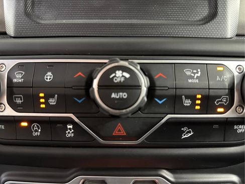 Used 2018 Jeep Wrangler Unlimited Sport S AWD/4WD image 43
