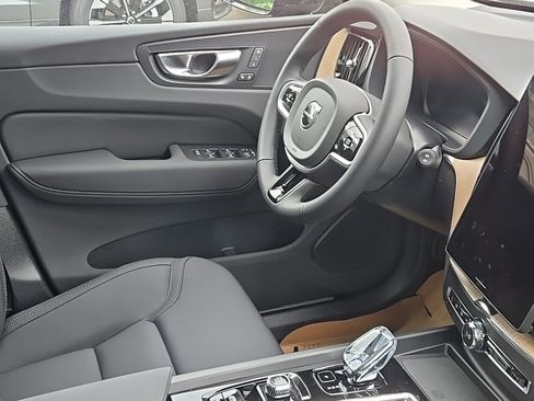 New 2026 Volvo XC60 B5 Core w/ Climate Package image 9