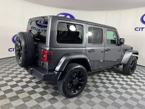 Used 2025 Jeep Wrangler Unlimited Sahara w/ Safety Group AWD/4WD image 3