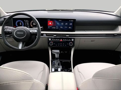 Used 2025 Hyundai Tucson SEL FWD image 16