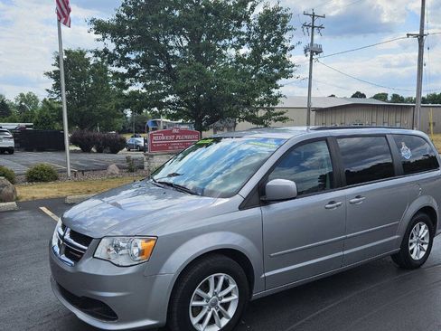 Used 2016 Dodge Grand Caravan SXT FWD image 1