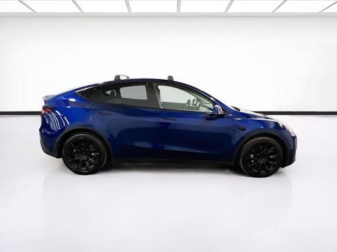 Used 2022 Tesla Model Y Long Range AWD/4WD image 24