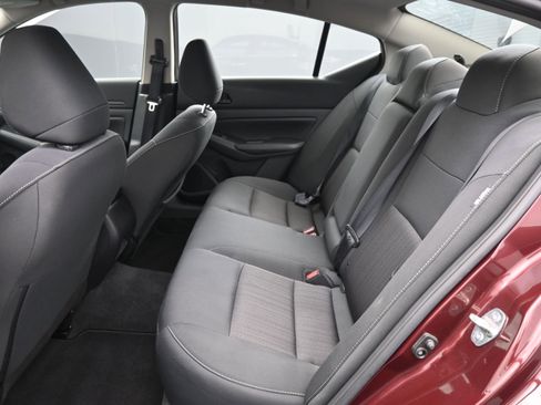 Used 2025 Nissan Altima 2.5 SV FWD image 17