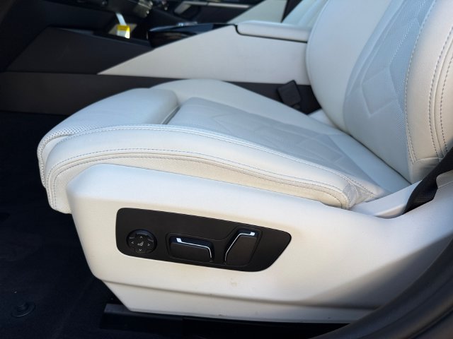 Certified 2026 BMW 530i xDrive w/ Premium Package AWD/4WD image 26