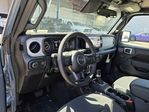 New 2026 Jeep Gladiator Sport AWD/4WD image 5