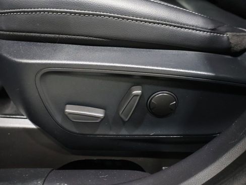 Used 2022 Ford Escape Titanium image 12