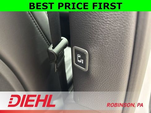 New 2026 Chrysler Pacifica Select image 15