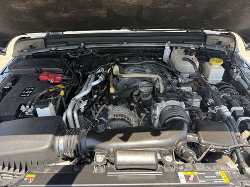 Used 2023 Jeep Gladiator Sport AWD/4WD image 32