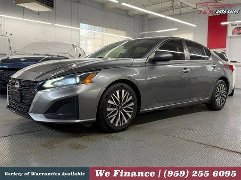 Used 2023 Nissan Altima 2.5 SV FWD image 1