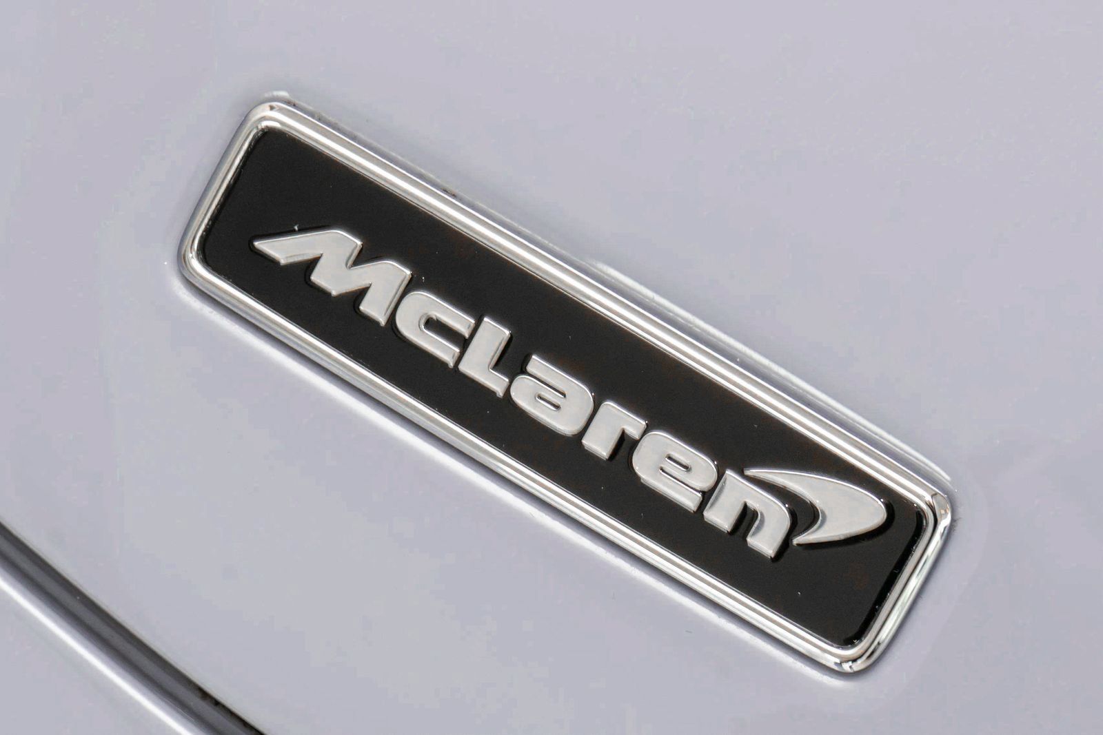 Used 2023 McLaren Artura RWD image 40