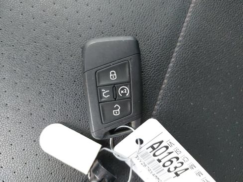 Used 2021 Volkswagen Tiguan SEL AWD/4WD image 14