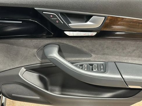 Used 2016 Audi A8 L 4.0T image 18