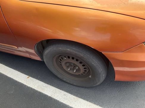 Used 2004 Chevrolet Cavalier LS FWD image 3