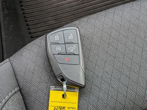 Used 2025 GMC Sierra 1500 SLE image 41