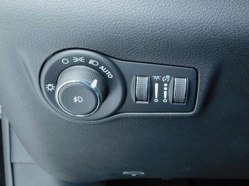 New 2026 Jeep Compass Limited image 32