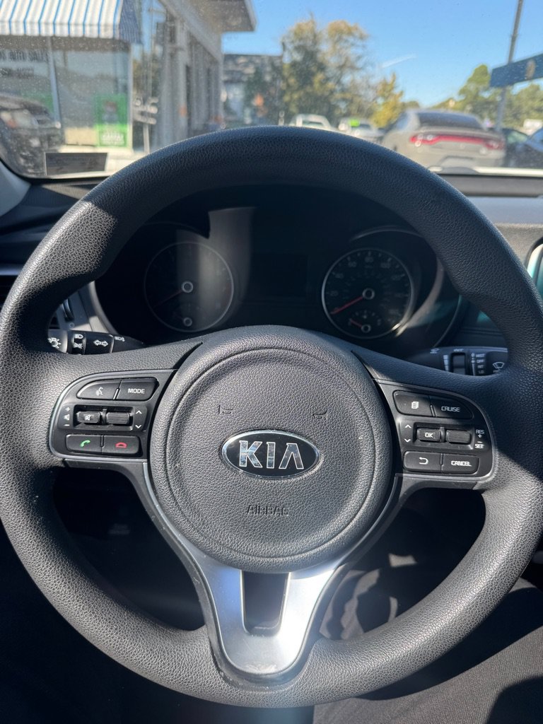 Used 2017 Kia Optima LX FWD image 5