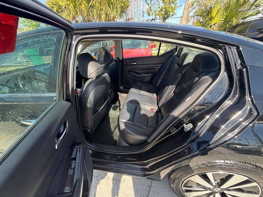 Used 2020 Nissan Altima 2.5 SL FWD image 7