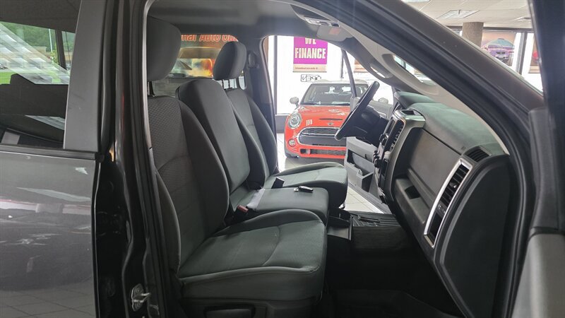 Used 2017 RAM 1500 Classic SLT AWD/4WD image 22