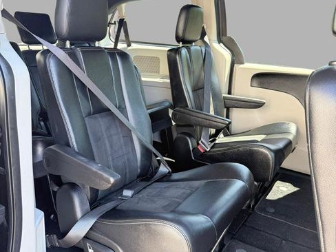 Used 2019 Dodge Grand Caravan SXT FWD image 30