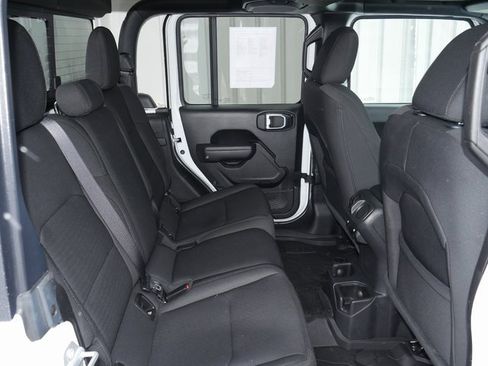 Used 2022 Jeep Gladiator Sport image 25