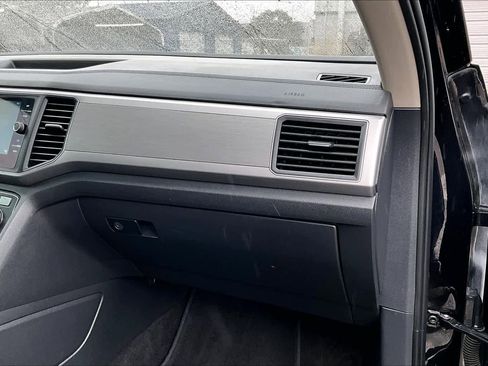 Used 2018 Volkswagen Atlas SE image 18