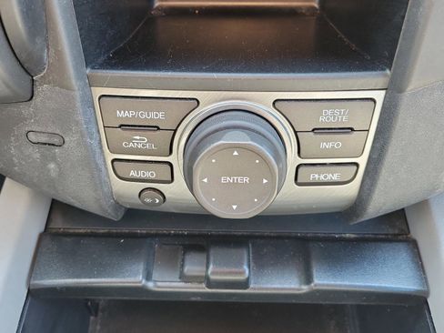 Used 2014 Honda Pilot Touring image 29