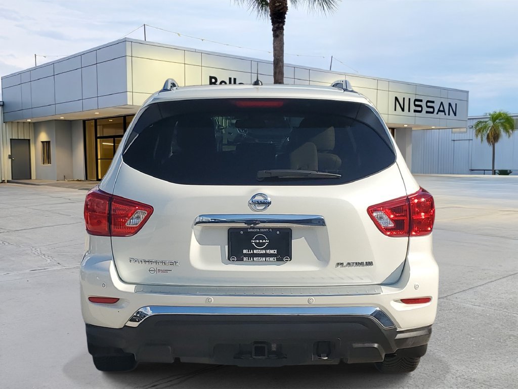 Used 2017 Nissan Pathfinder Platinum FWD image 5