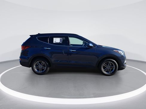 Used 2017 Hyundai Santa Fe Sport image 2