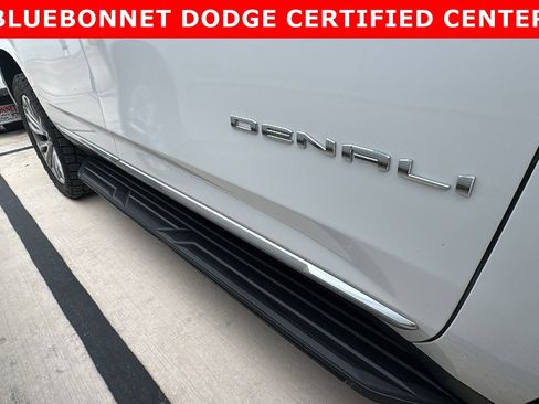 Used 2022 GMC Yukon Denali AWD/4WD image 11