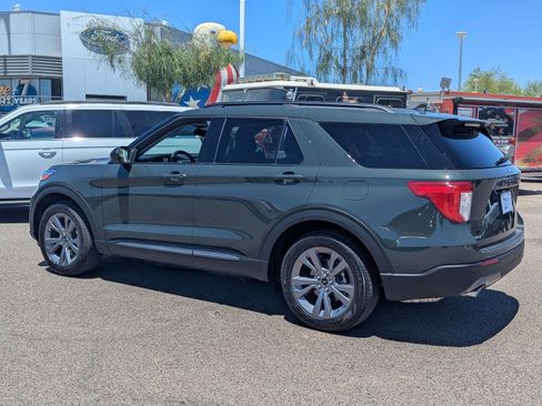 Certified 2022 Ford Explorer XLT w/ Equipment Group 202A RWD image 3