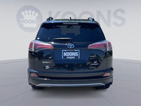 Used 2017 Toyota RAV4 SE AWD/4WD image 5