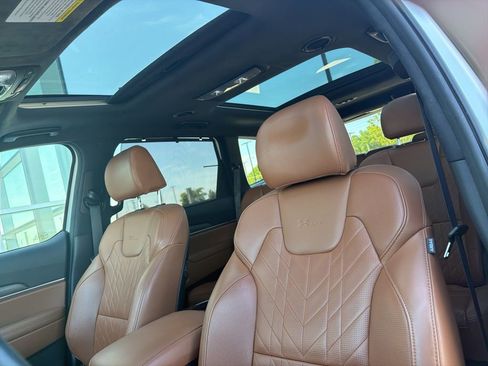 Certified 2024 Kia Telluride SX Prestige X-Line AWD/4WD image 8