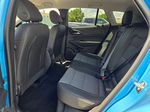 Used 2025 Chevrolet Trax LT FWD image 10