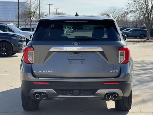 Used 2022 Ford Explorer Platinum w/ Equipment Group 601A image 8