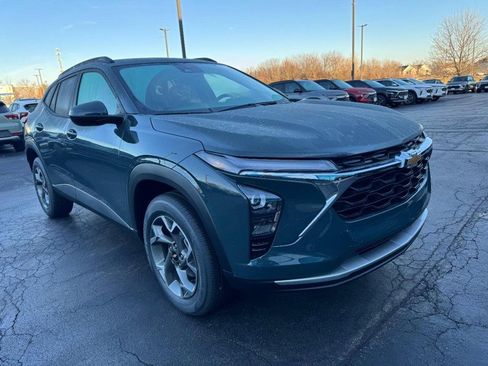 New 2026 Chevrolet Trax LT image 2