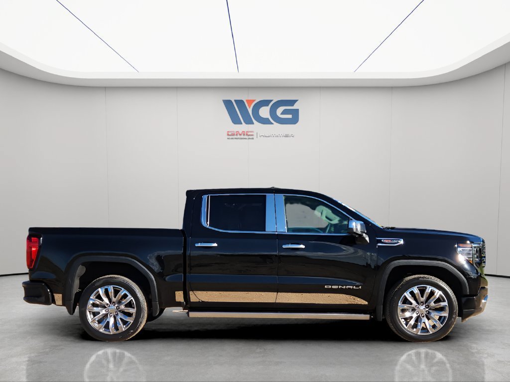 Used 2025 GMC Sierra 1500 Denali w/ Denali Reserve Package AWD/4WD image 3