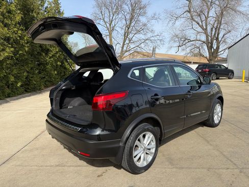 Used 2017 Nissan Rogue Sport SV w/ SV Premium Package image 32