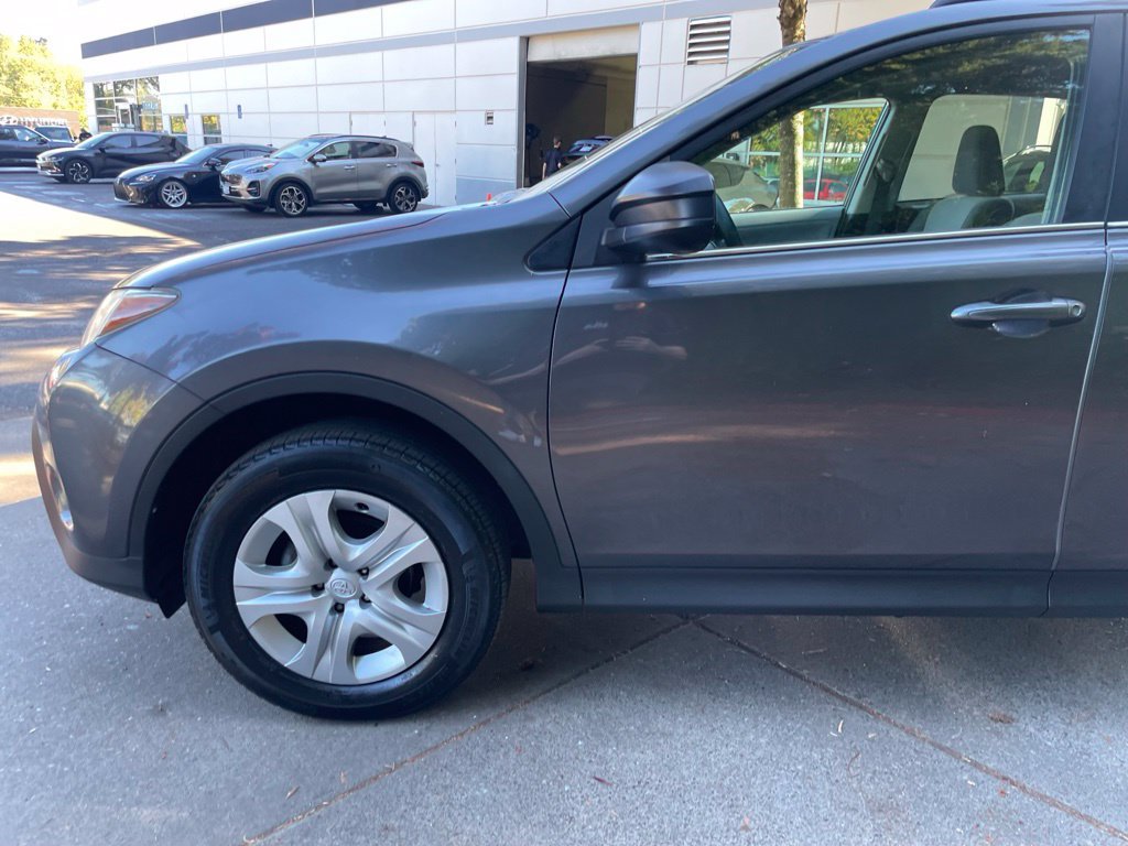Used 2013 Toyota RAV4 LE AWD/4WD image 8
