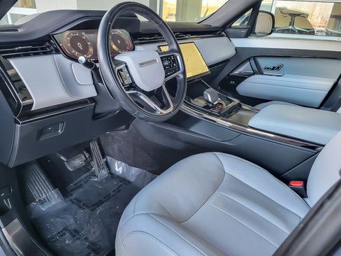 Used 2024 Land Rover Range Rover Sport SE image 9