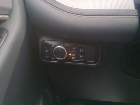 Certified 2025 Ford Explorer Active image 21