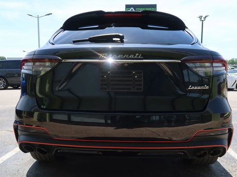 Used 2022 Maserati Levante Modena AWD/4WD image 8