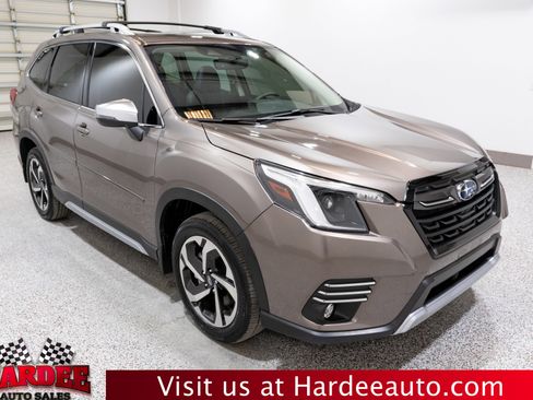 Used 2022 Subaru Forester Touring AWD/4WD image 6